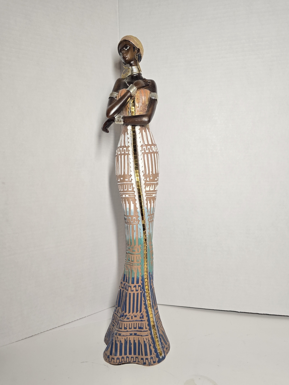 African Woman, Resin Figurine 18.5 Inches Tall, Weight 1155 grams